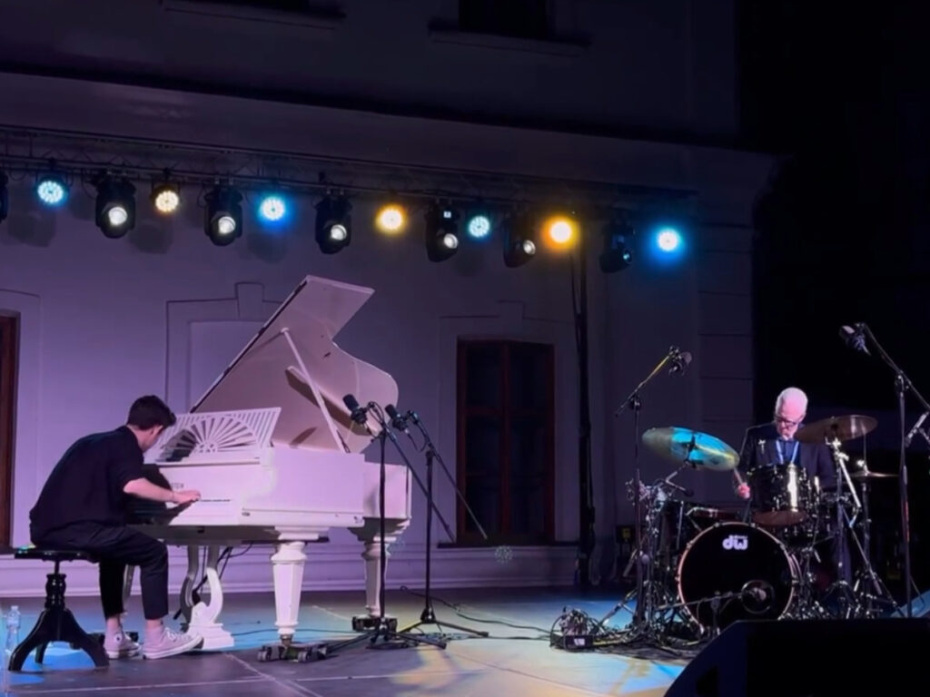 «Ми молимося за мир в Україні та Ізраїлі, ми переможемо і ми відновимо!» Ізраїльський джаз на Bouquet Kyiv Stage: Як музиканти з Ізраїлю підтримали Україну у лихоліття