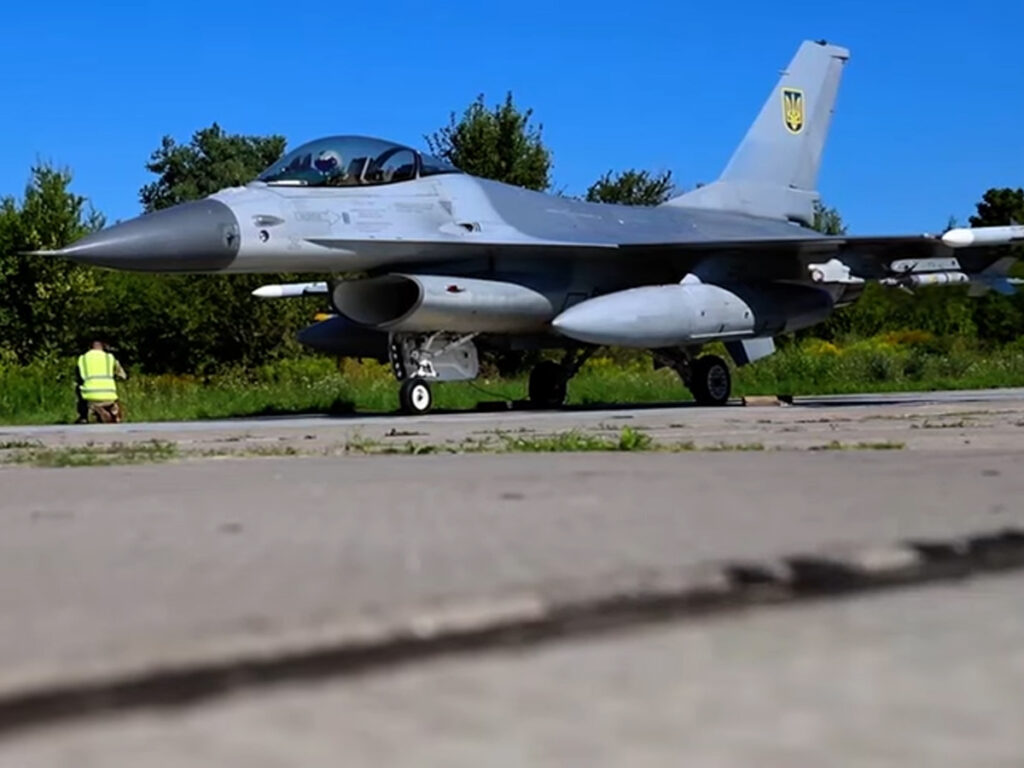 F-16 – в Україні: Зеленський показав перші західні винищувачі (відео)